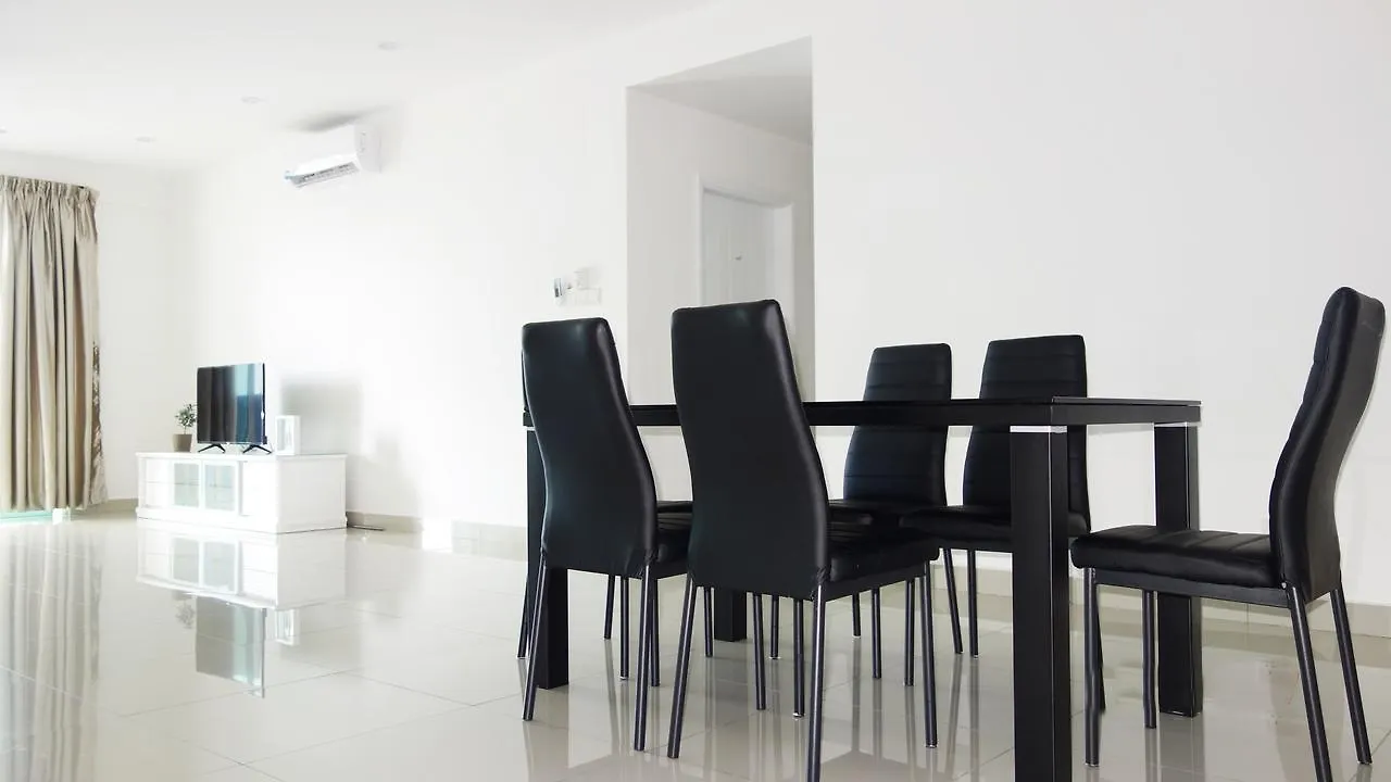 Summerton Suites George Town