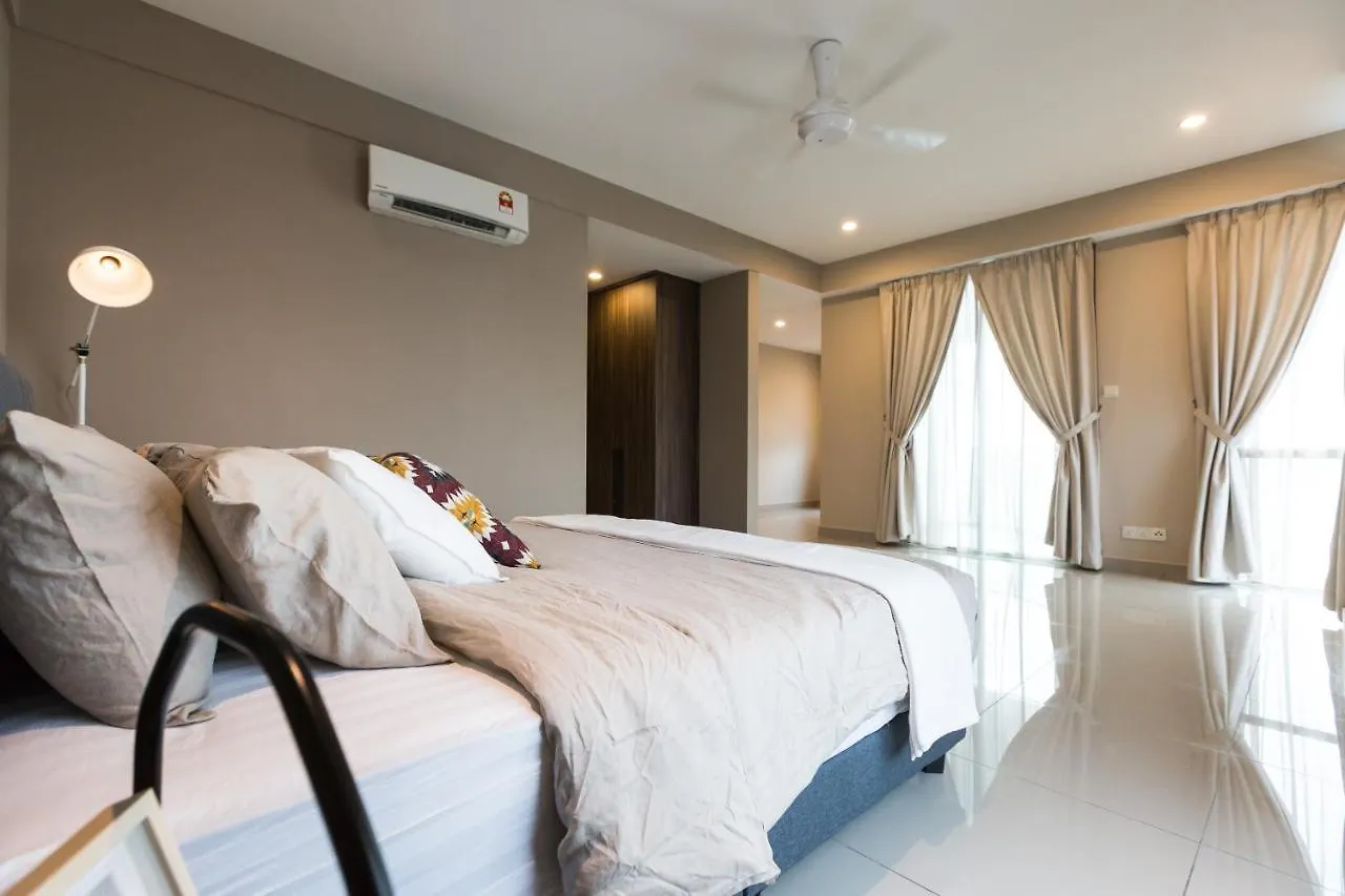 Summerton Suites George Town 0*,  Malasia