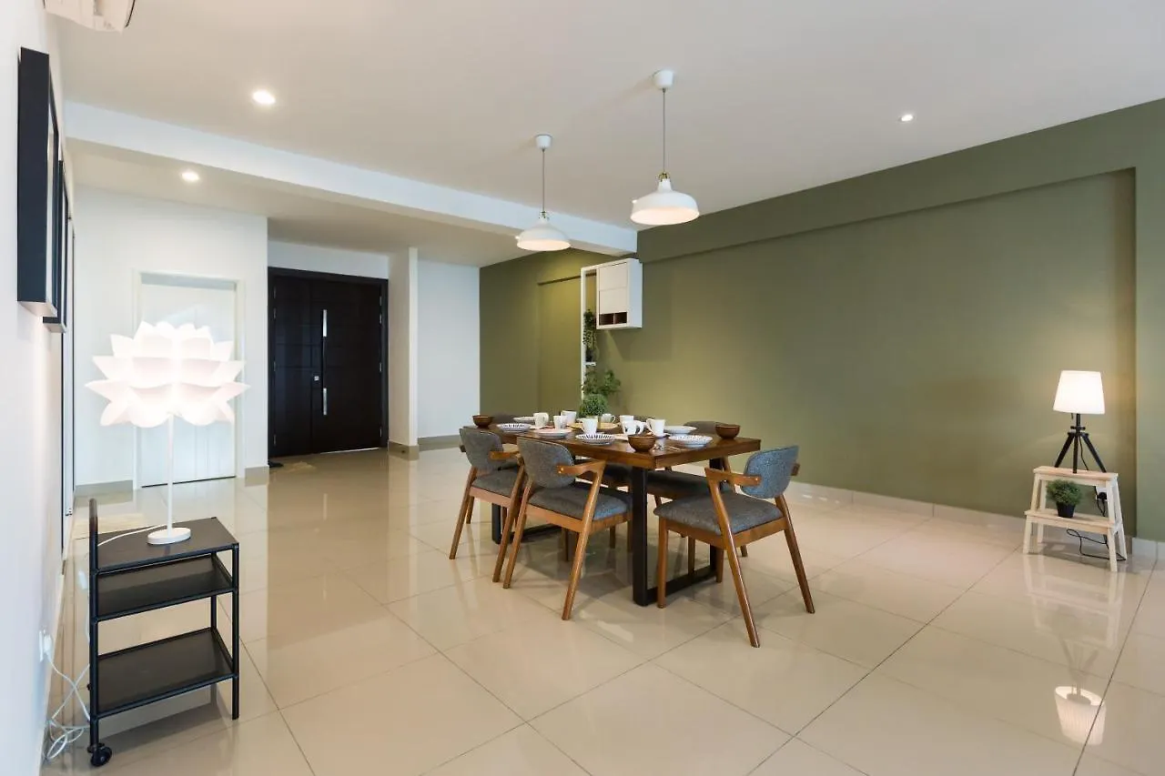 Summerton Suites George Town 0*,  Malasia
