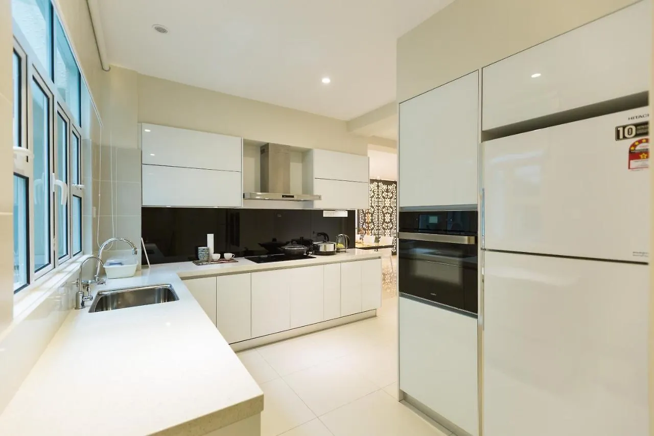 Summerton Suites George Town