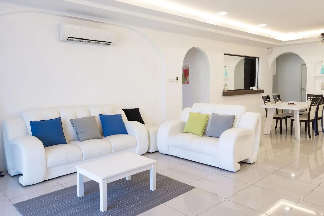 Summerton Suites George Town 0*,  Malasia